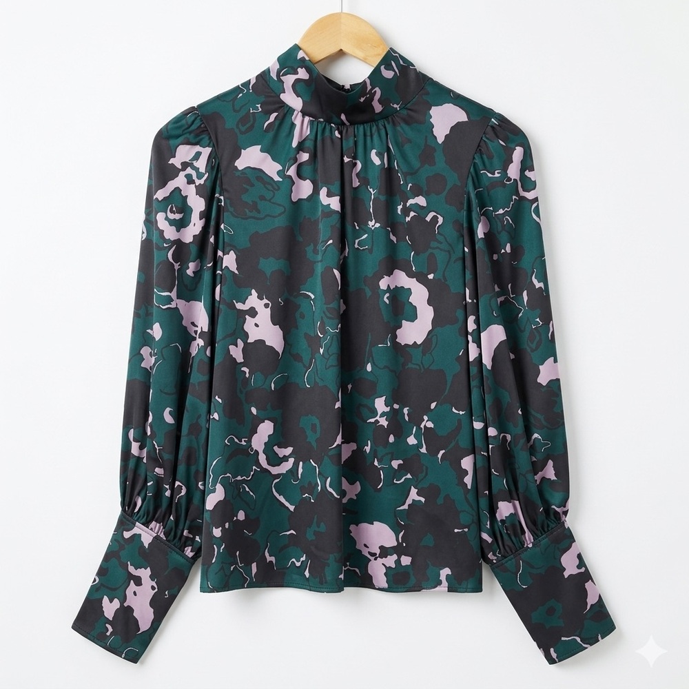 Crosby by Mollie Burch Florence Blouse in Blurred Floral Green Lavender S